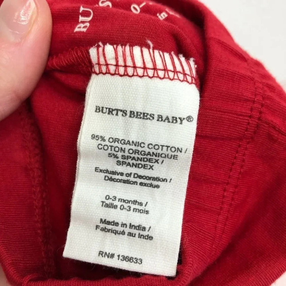 NWT Burt's Bees Baby pants set Christmas outfit snowflakes size 0-3 months - Picture 7 of 10